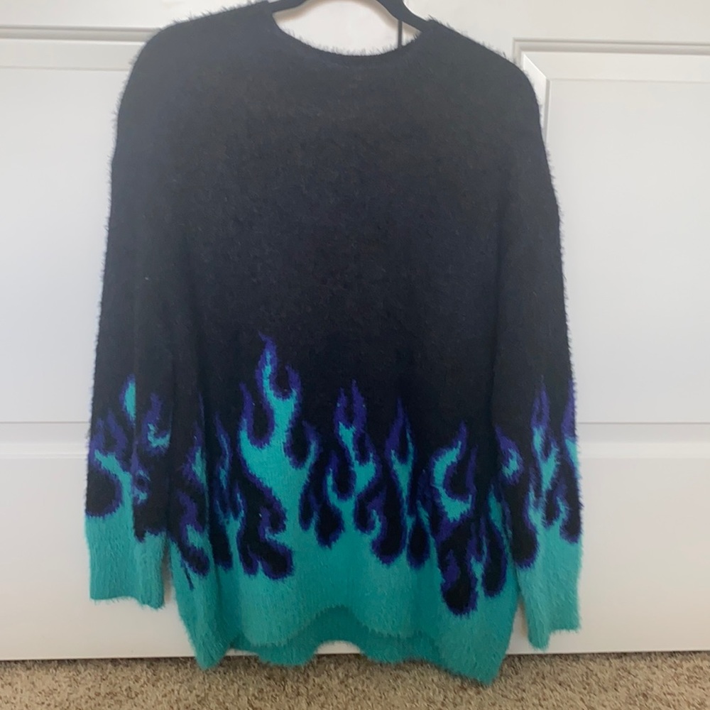 Adika knit with flames